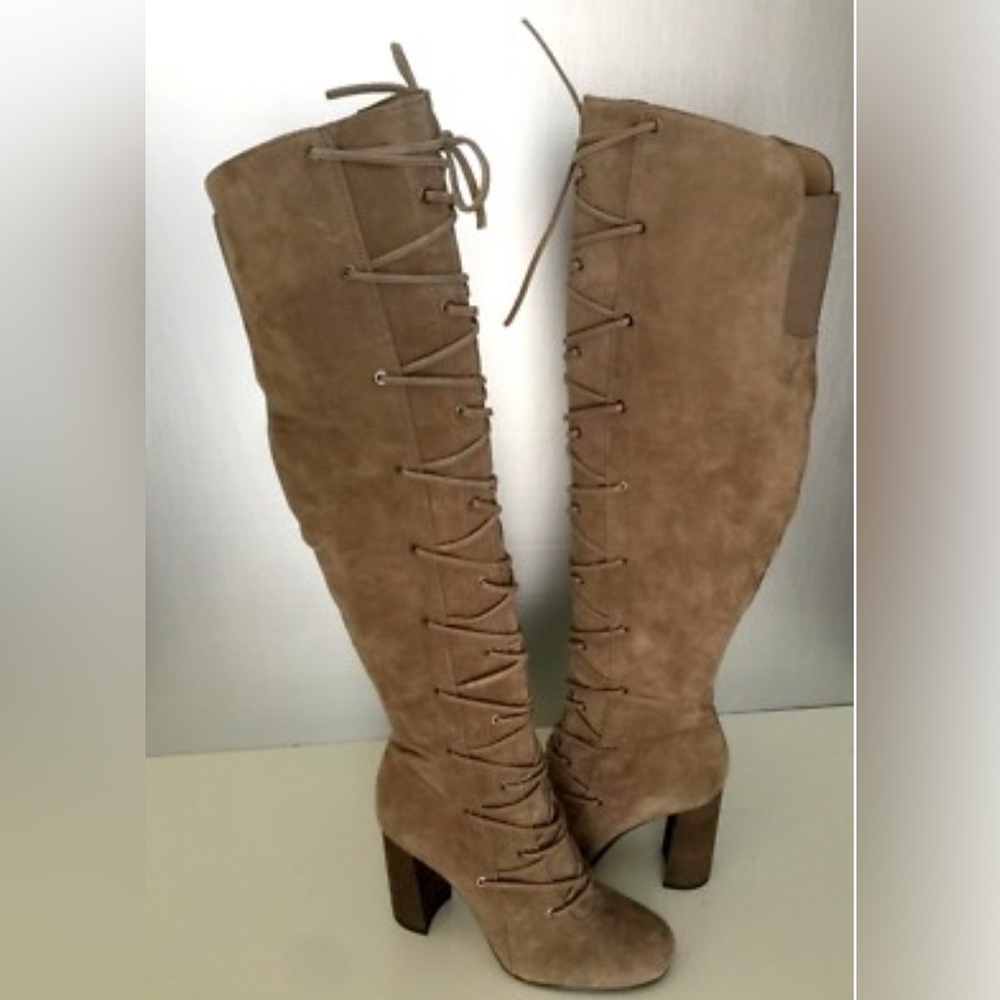 VINCE CAMUTO- Elegant Tan Knee-High Lace-Up Boots
